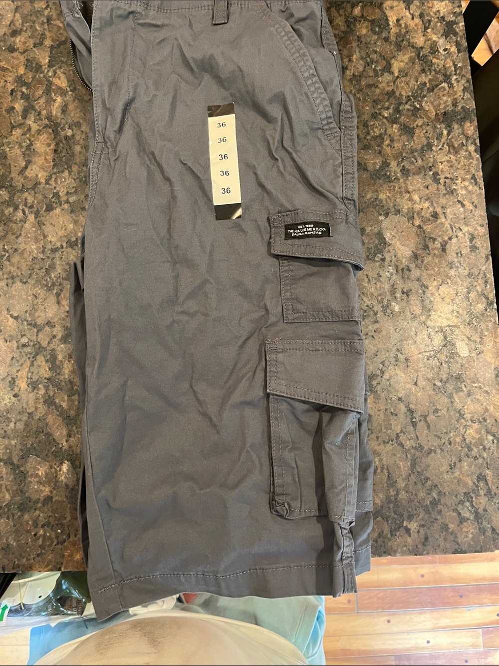 Men's Cargo Shorts in Gray - Casual Utility Style - Picture 3 of 3